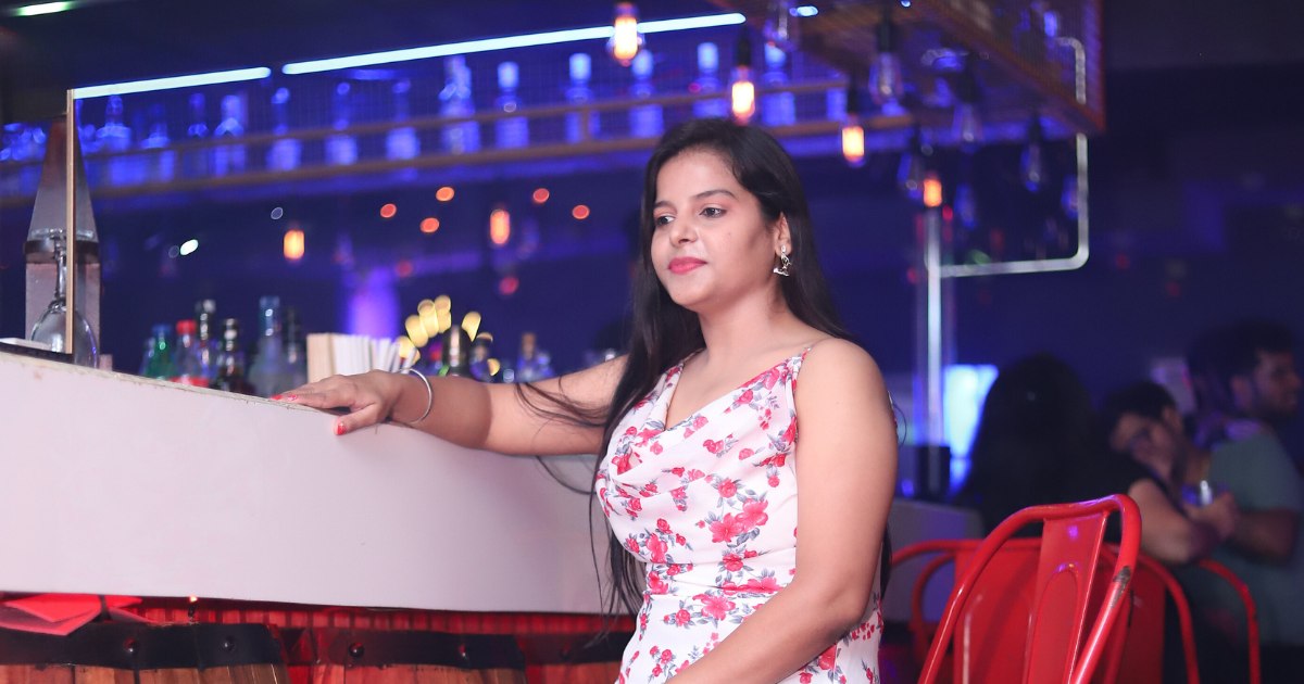 Dawn2Dusk - Why is Dawn2Dusk Cafe the Best Nightout Party in Noida